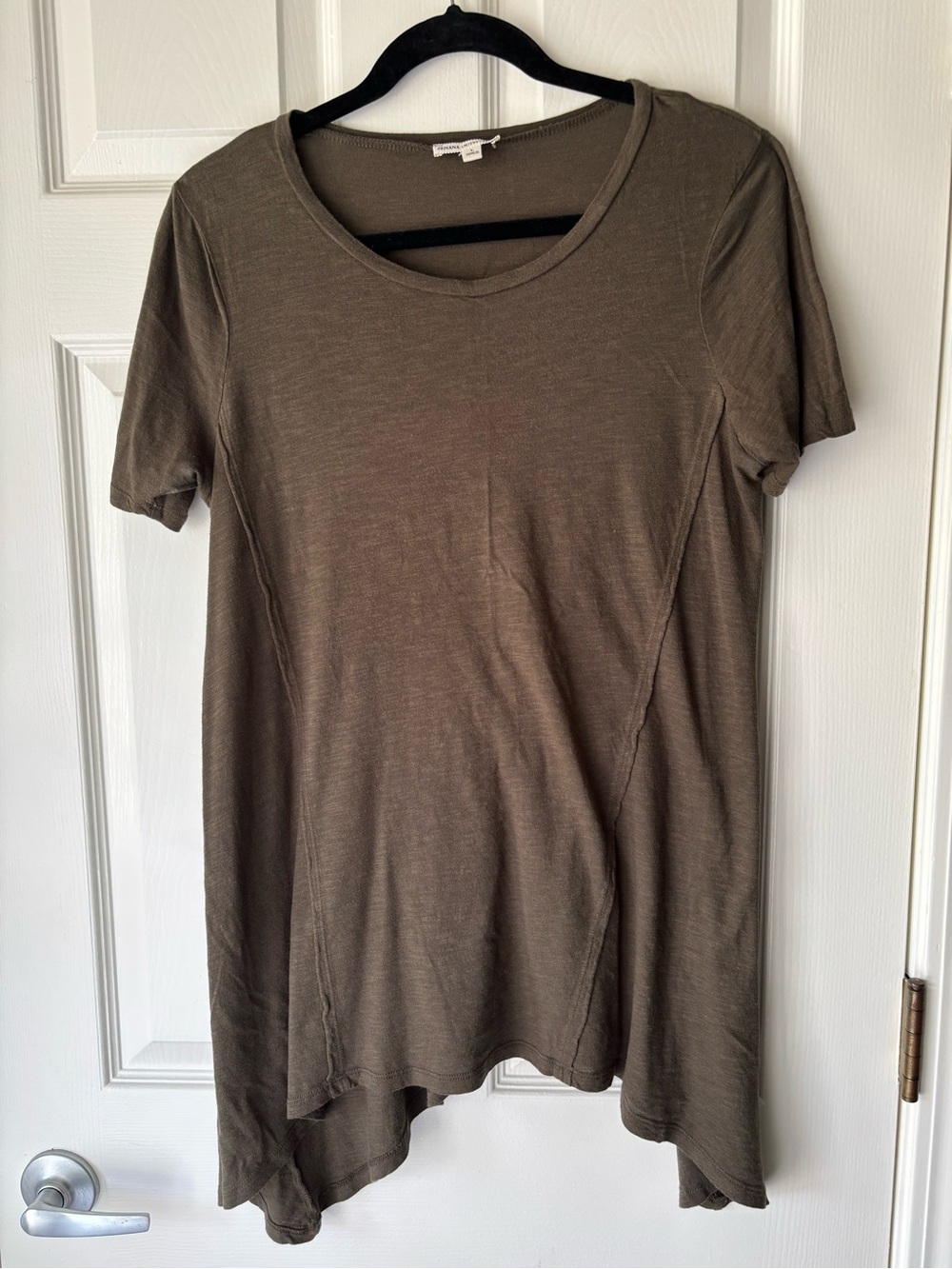 Zenana Outfitters Olive Short-Sleeve Shark Bite Tunic Tee